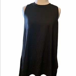 Black sleeveless flowing tank, great under layer